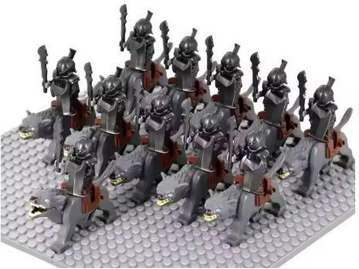 Roman Warrior Cavalry Series Minifigure Building Blocks Set (21 Pcs)