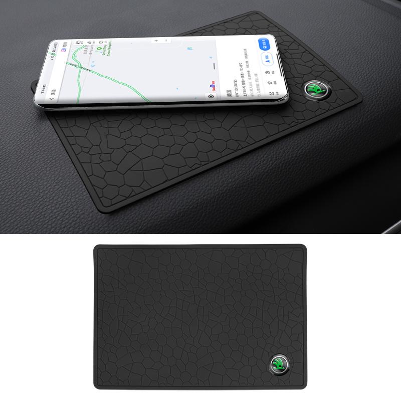 1 Stück Auto Logo Anti-Rutsch-Matte Innenraum Armaturenbrett Zubehör für Skoda Octavia Kodiaq Enyaq iV Kamiq Superb Fabia Rapid Vision RS