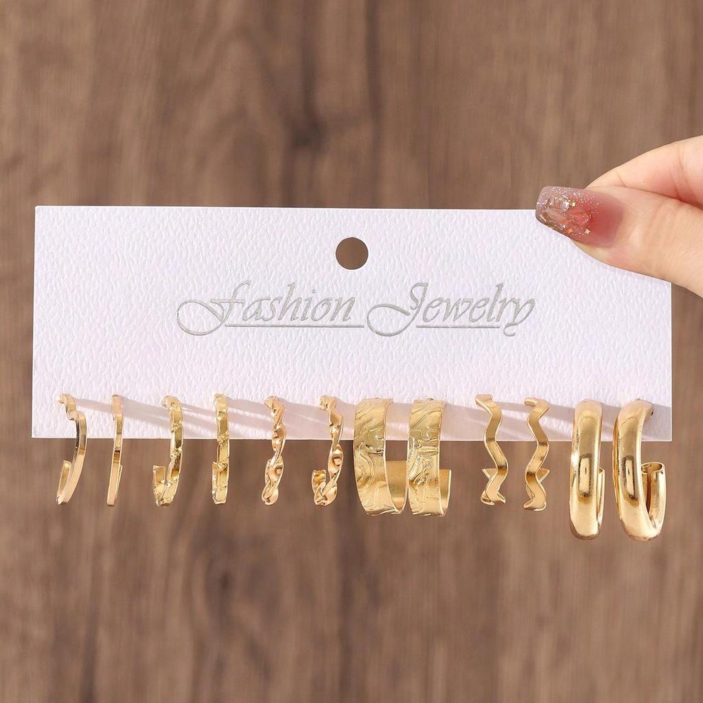 European & American C-Shaped Metal Texture Ear Cuff: Women's Retro Twist Earring Set (6-Piece).