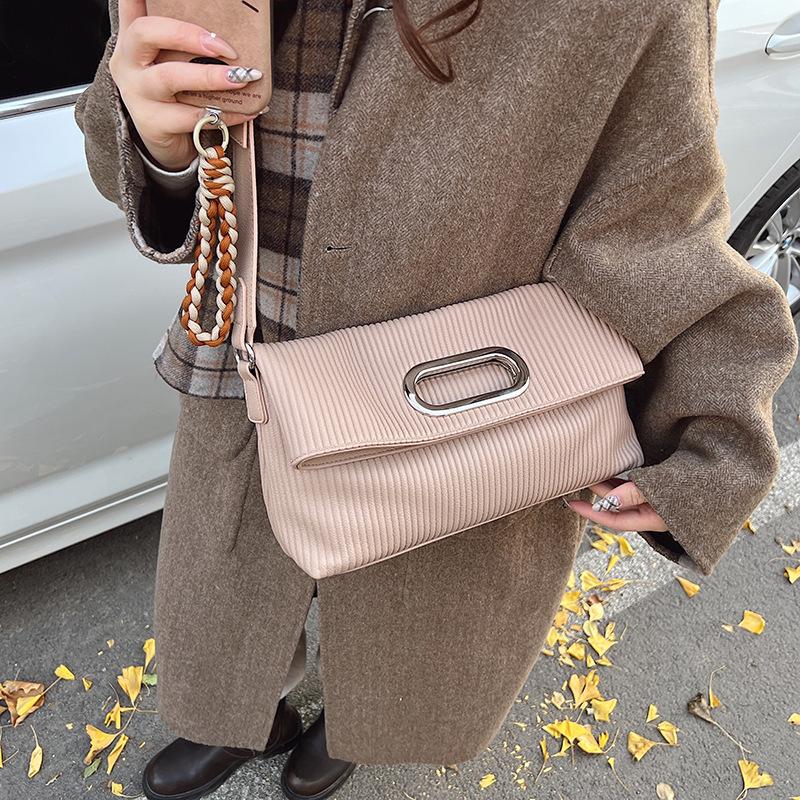 This year's popular bag women's 2025 new autumn and winter handbag Maillard commuter shoulder bag large-capacity messenger bag