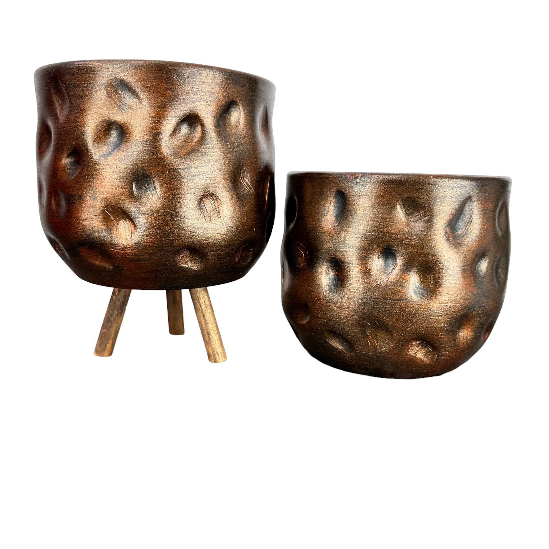 

Bitki Tasarımı Bakır Desenli Toprak Saksı Saksılık Salon Çiçeklik İkili Set Ayaksız - 3 Ayaklı- 19 CM