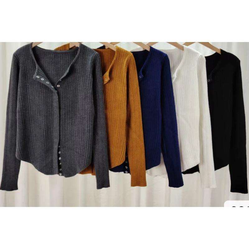 Autumn New Fashionable Knitted Bottoming Shirt Women's Long-sleeved Design Sweater