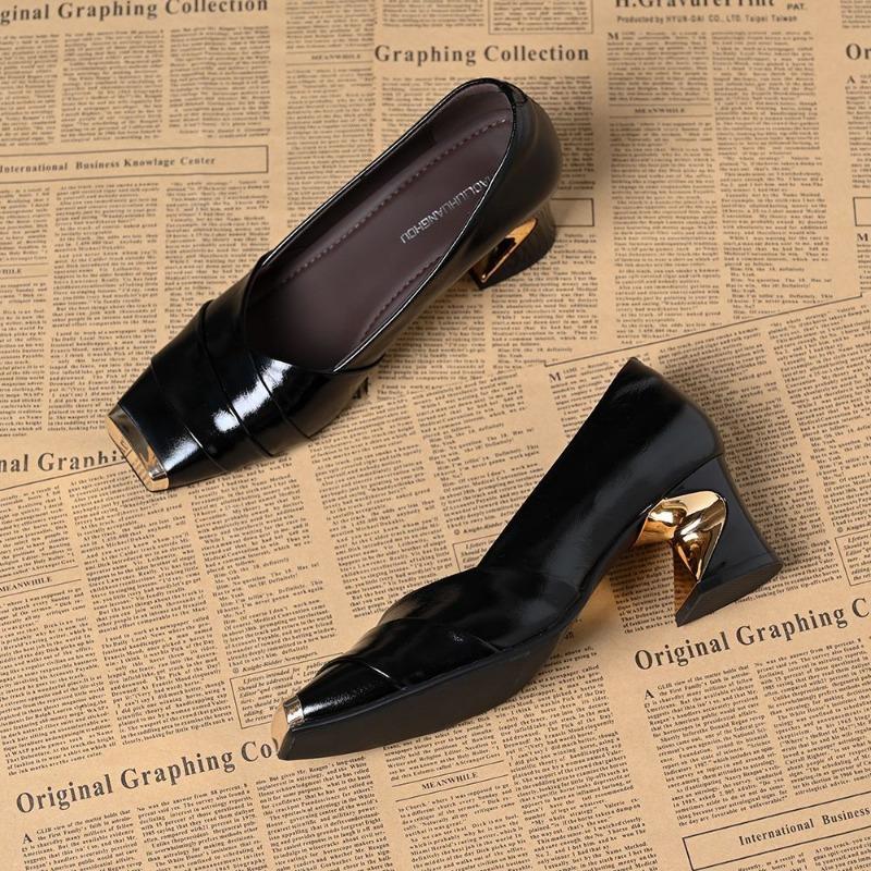 The first layer of cowhide spring and autumn new fashion anti-kick metal square head shallow mouth versatile comfortable thick heel single shoes women