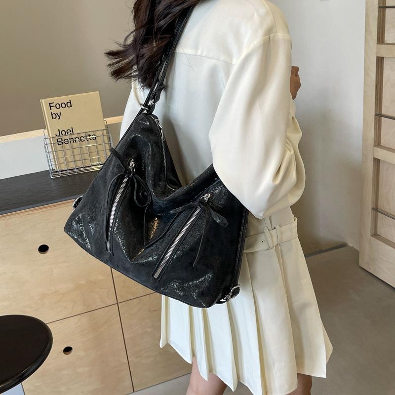 Stylish and simple women's bag large-capacity tote bag new pleated shoulder commuter messenger backpack