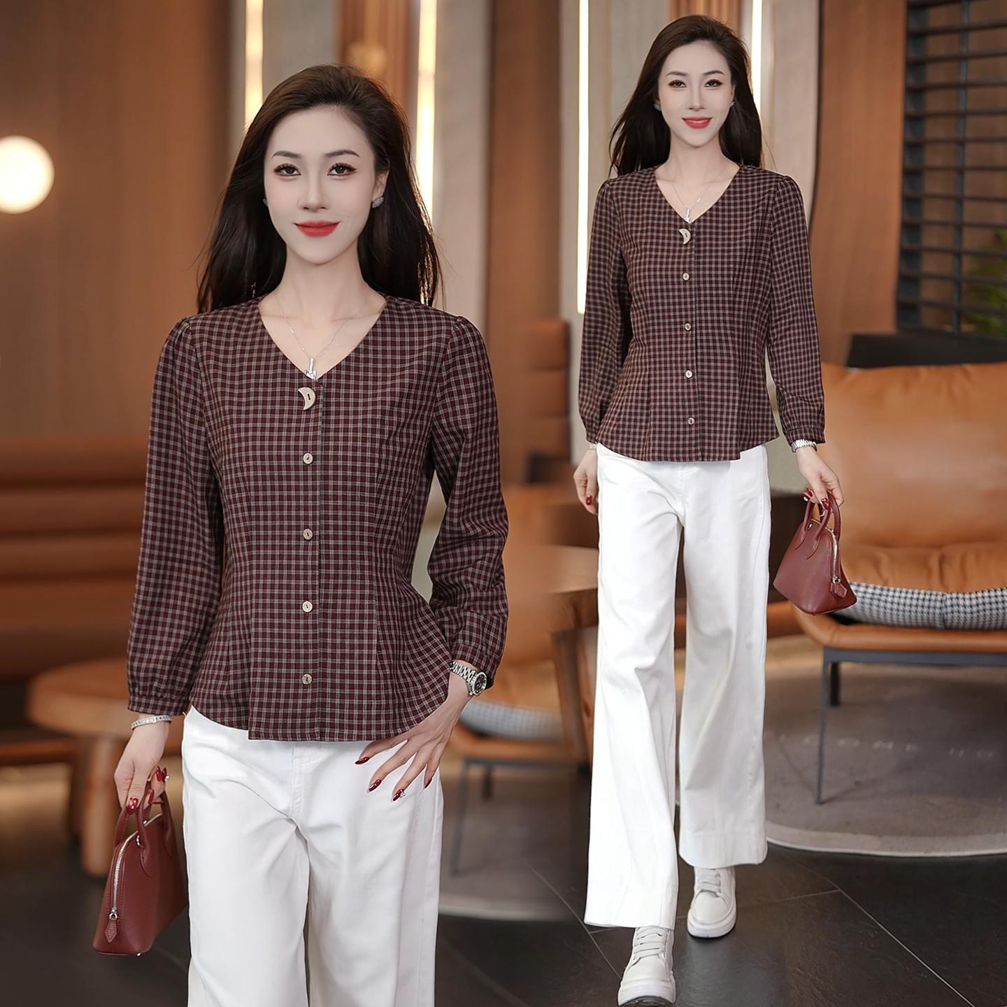 

Chic Retro Plaid V-Neck Slimming Long-Sleeve Shirt for Women - Spring 2026 Collection M [Weight 85-105 kg]