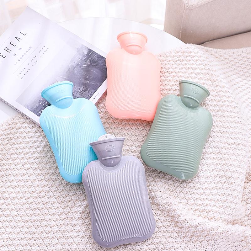 

Plush Hot Water Bottle, Bed-Use Warm Water Bag, Hand Warmer, Baby-Friendly Heating Bag. Medium/Random Color 500ml [Explosion-proof Liner]