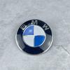 Gorący produkt 82mm Emblemat na maskę przednią do BMW Tor Wyścigowy Czarno-Białe Logo 74mm Emblemat tylny
