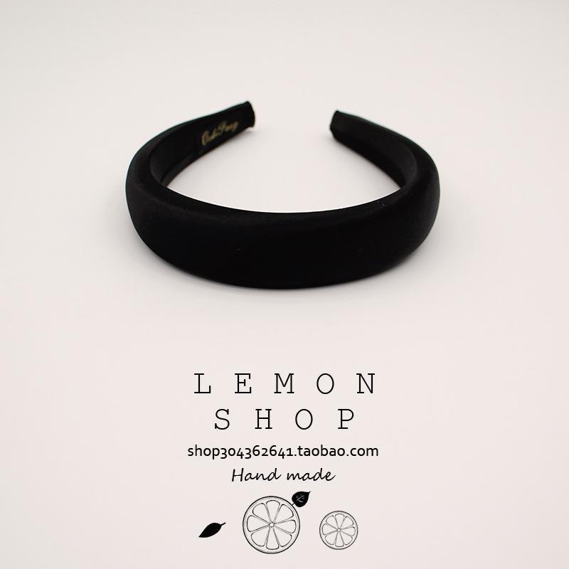 

High-End Korean Influencer Headband: Thickened Sponge, Solid Color, Ins Style Hair Accessory with High Crown for Face Washing. чорний