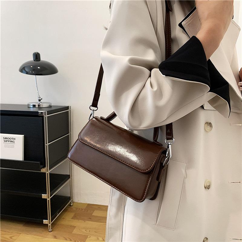Retro shoulder bag women's 2025 new autumn hot-selling women's armpit bag high-end small square bag manufacturer