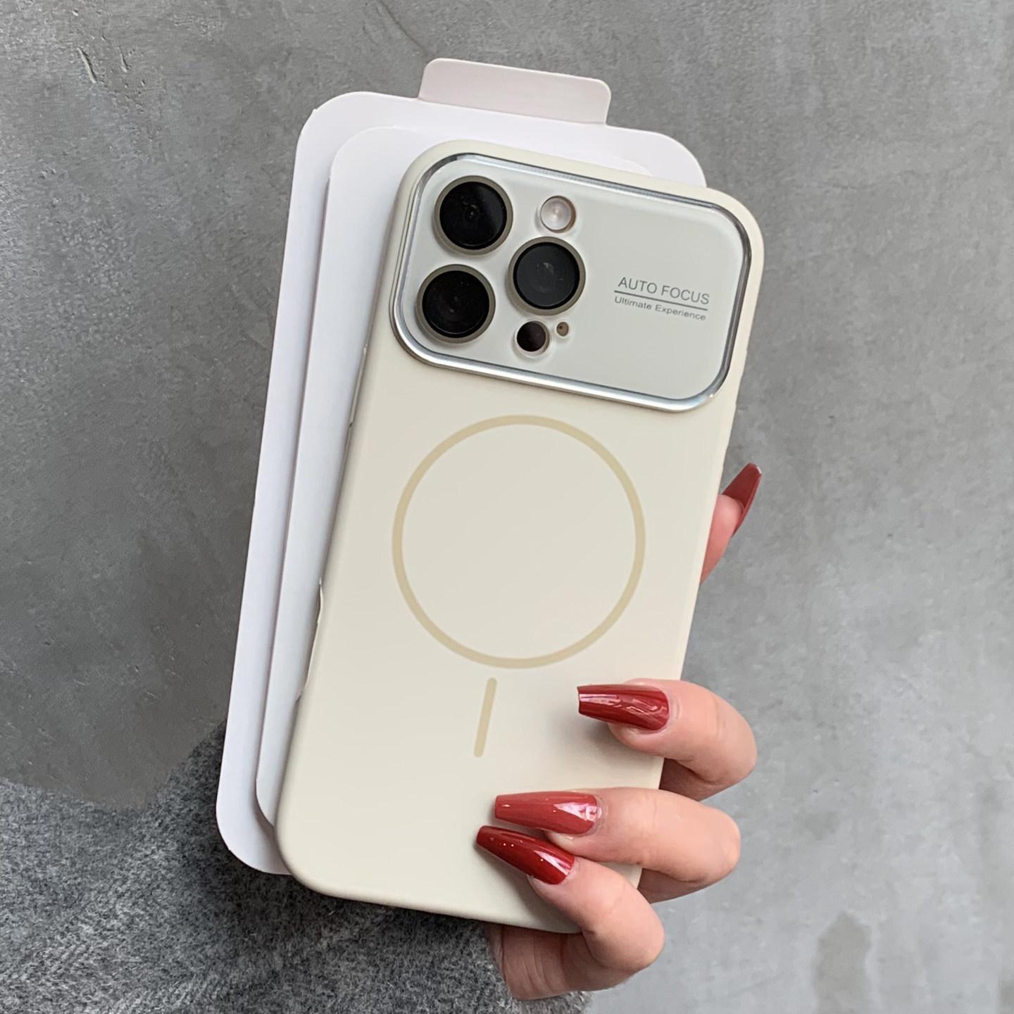 

Apple 17ProMax Liquid Silicone Magnetic Case: Drop-Proof Protection for iPhone 16 14 Promax