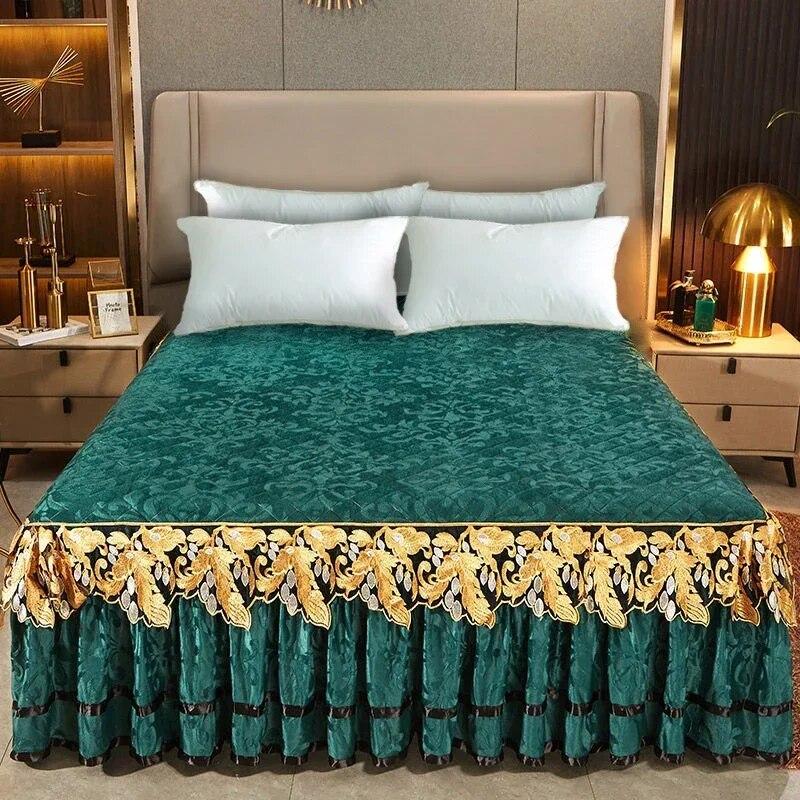 Plush Winter Warm Bedspread On The Bed Thickened Bed Skirt-style Embroidery Cotton Quilt Bedding Cover with Pillowcases
