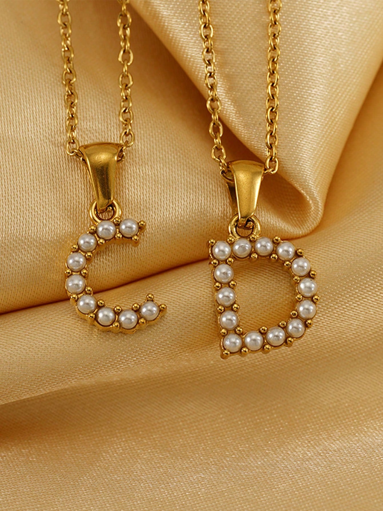 

One piece fashion 26 letters A-Z pendant stainless steel exquisite O chain imitation pearl alphabet pendant necklace A золотой
