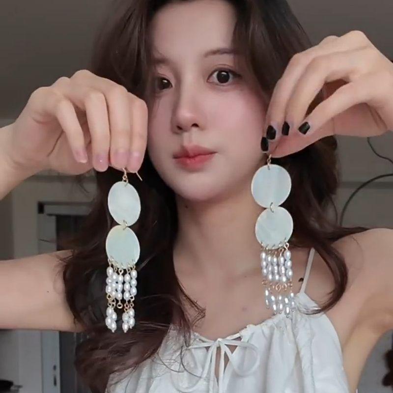 Silver Needle Cat's Eye Stone Shell Stud Earrings: Summer Seaside Style Fashionable High-End Women's Jewelry.