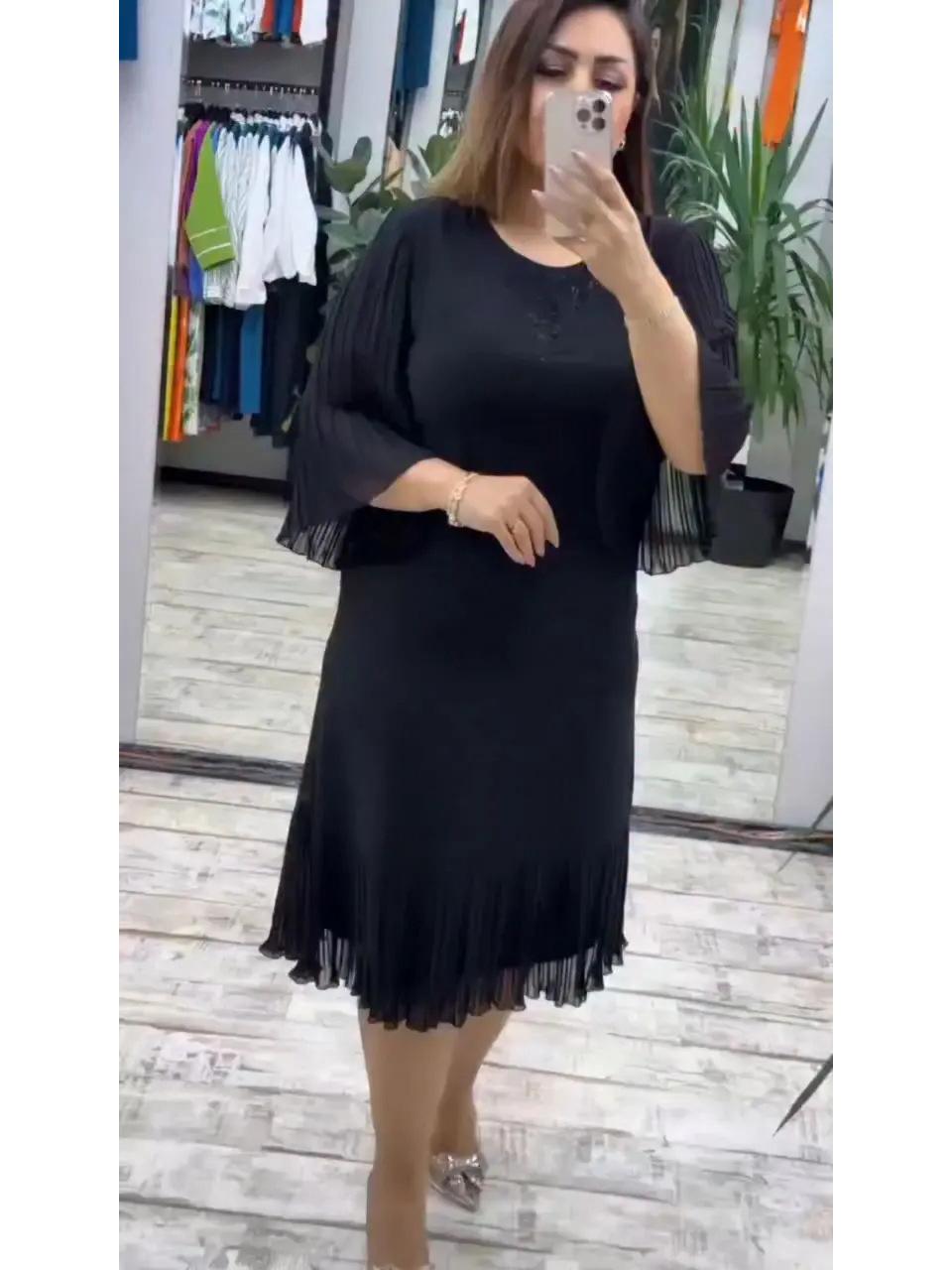 

2025 Лоскутное платье с плиссированным подолом и круглым вырезом Large чёрный