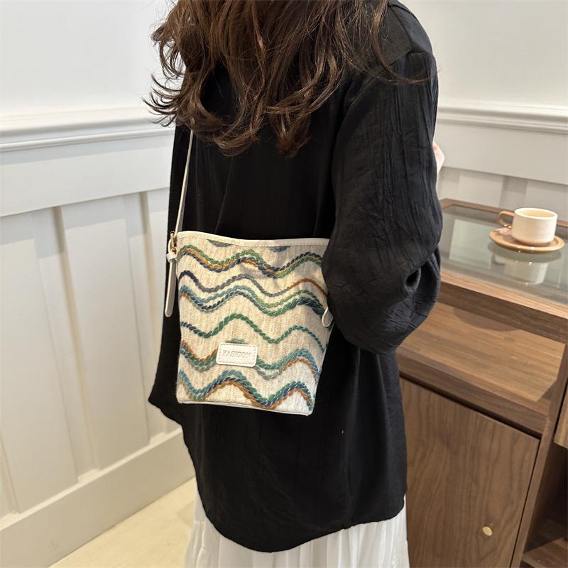 Lässige Einfache Tasche Koreanische Bucket Bag Frühling Nischendesign Neue Modische Ein-Schulter Umhängetasche für Damen