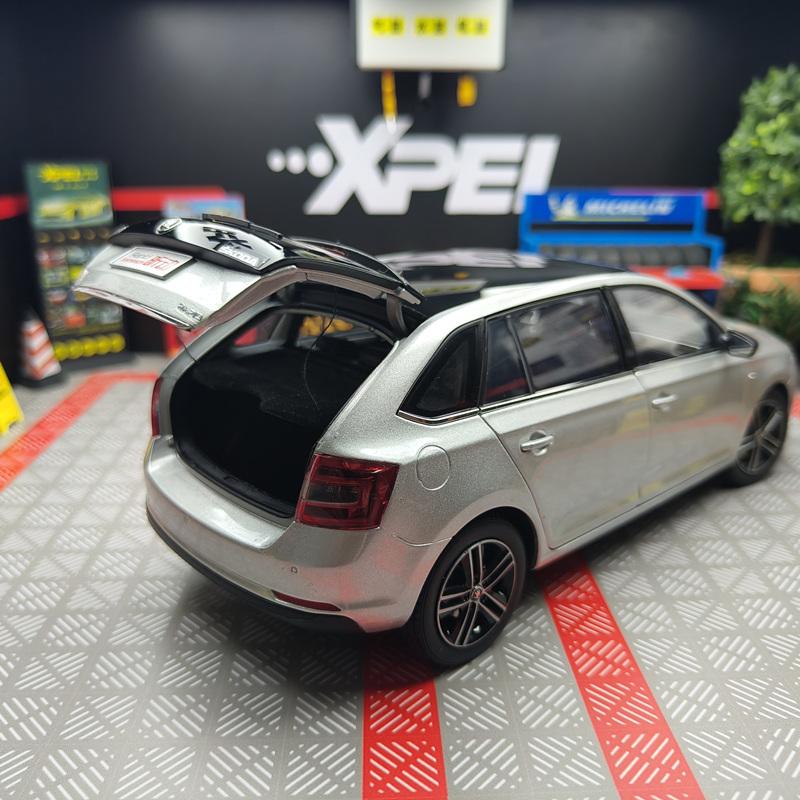 1:18 SKODA Rapid Spaceback Alloy Wagon Car Model Diecast Metal Travel Vehicles Car Model Simulation Collection Children Toy Gift