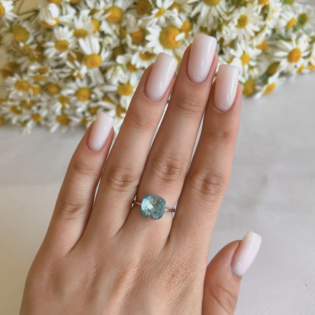 Серебряное кольцо с фианитами, вес изделия 3,02 гр (60001721)
