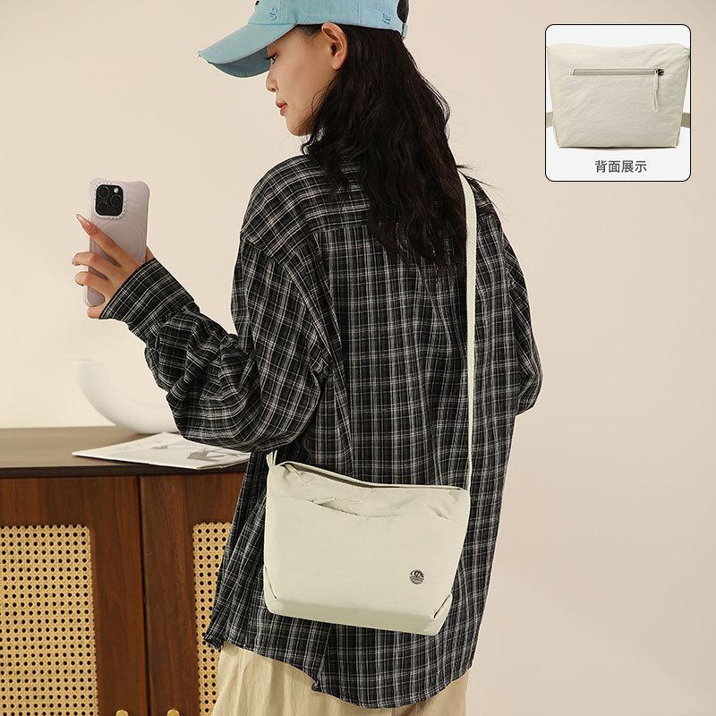 New shoulder bag hot-selling women's bag fashion high sense large capacity shoulder messenger bag light waterproof bag