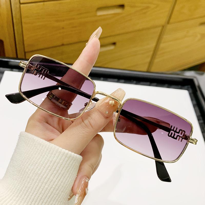 Square Frame Ocean Sheet Sunglasses Fashion Trend Full Frame Sunglasses Simple Metal Frame Wear 985