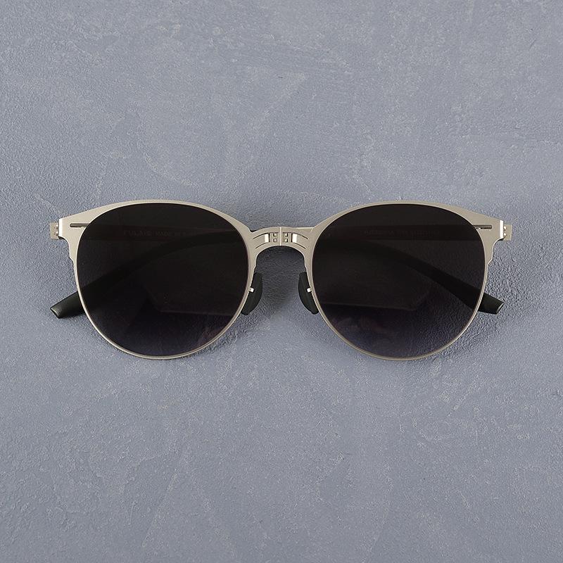 2024 Ultra-Light Retro Men's Stainless Steel Folding Sunglasses for Driving and Fishing