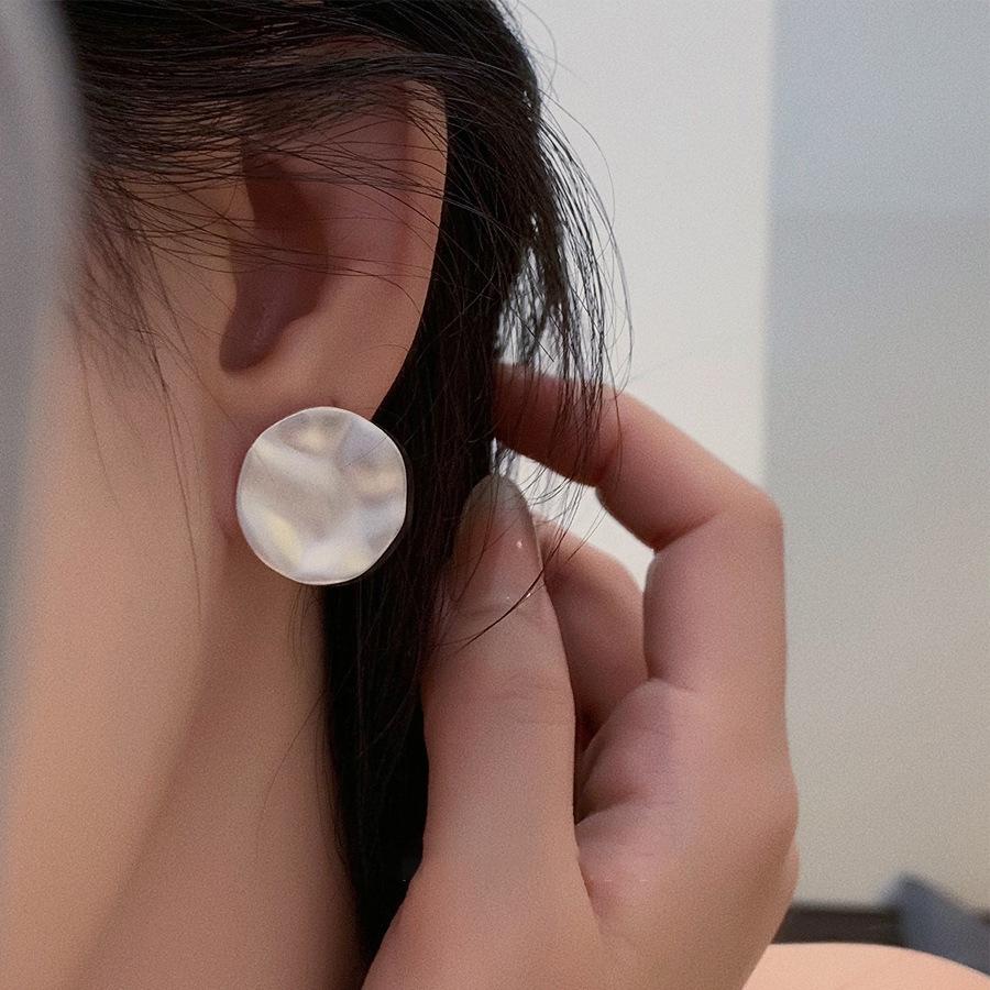 Irregular Geometric Disc Stud Earrings for Women with Wrinkled Texture - Trendy, Personalized Design