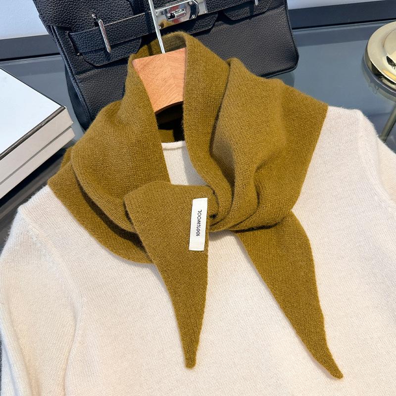 British Korean Triangular Scarf Niche 100% Wool Triangle Scarf Women Head Scarf Knitted Shawl Winter Warm Poncho Echarpe