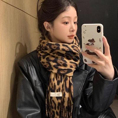 Elegant Japanese Retro Leopard Print Scarf for Women – Versatile Autumn/Winter Neck Warmer with Spicy Cool Style
