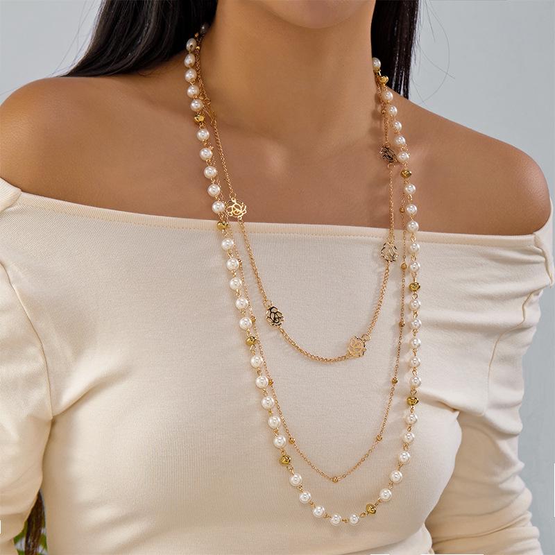 Elegante Collana con Ciondolo Multi-strato Rosa e Perle da Donna