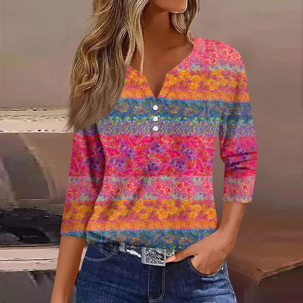 Lässiges Damen-Oberteil mit Dreiviertelärmeln und V-Ausschnitt und Blumendruck