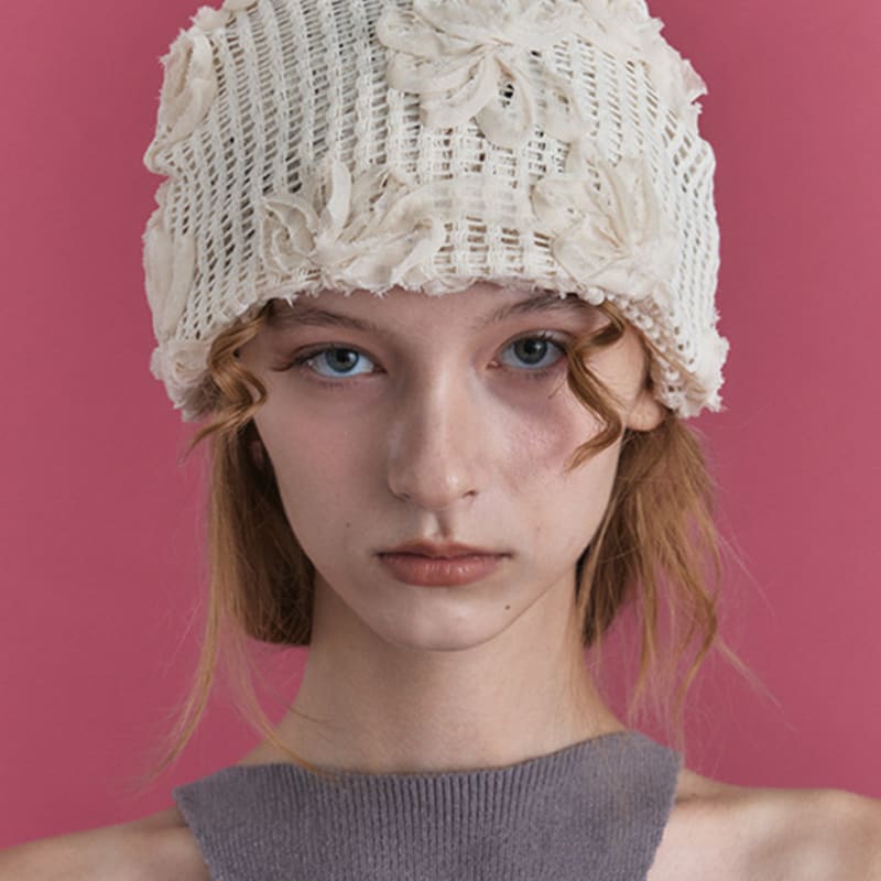 

poesiedame ROSA KNIT BEANIE IN IVORY single type