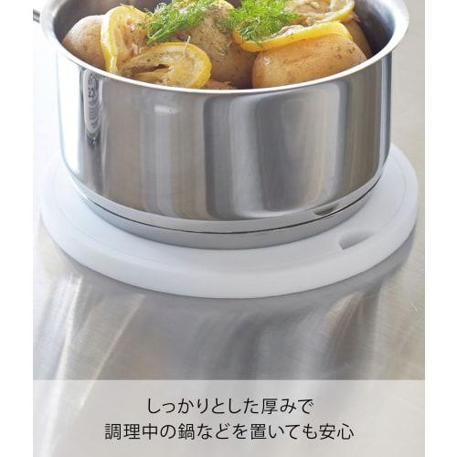 Yamazaki Tower Silicone Trivet, Round, White, Approx. 16cm W X 16cm D X 1cm H, Heat-Resistant, Product Code: 2954