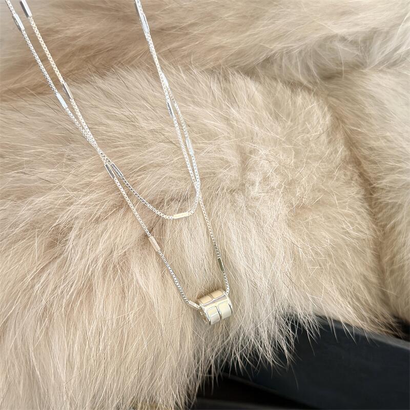 Elegant Mother-of-Pearl Double-Layer Pendant Necklace for Women