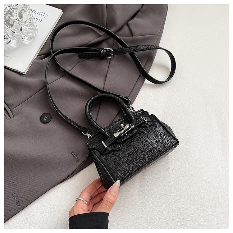 

2025 summer new Kelly bag women s high-value niche design handbag daily commute versatile messenger bag