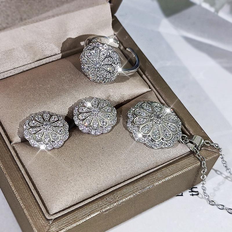 Rich Woman Micro Set Crystal Zircon Jewelry Three Piece Set  Full Diamond Starry Sky Necklace Earring Set