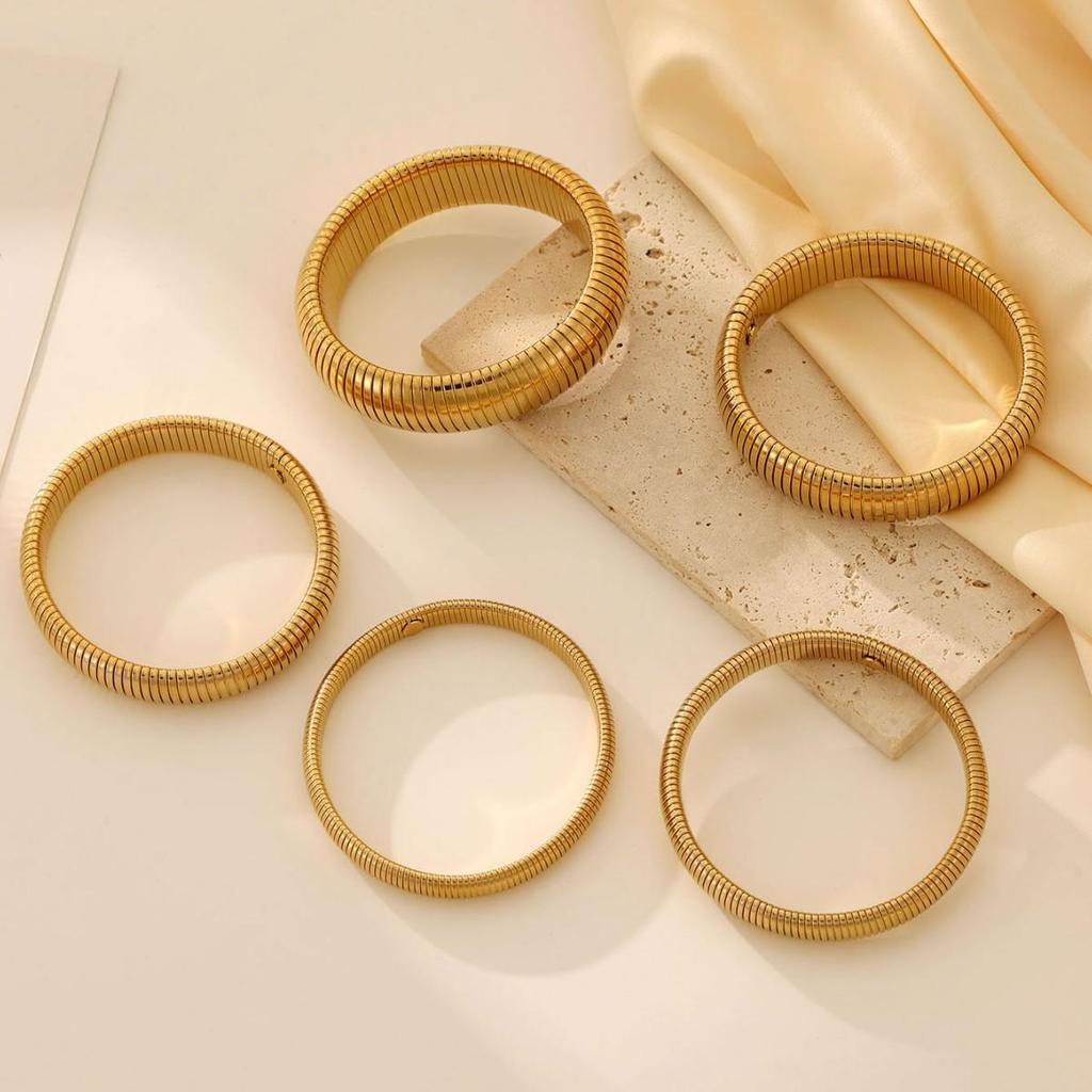 Trendy Gold-Plated Stainless Steel Textured Bracelet - Minimalist European & American Style