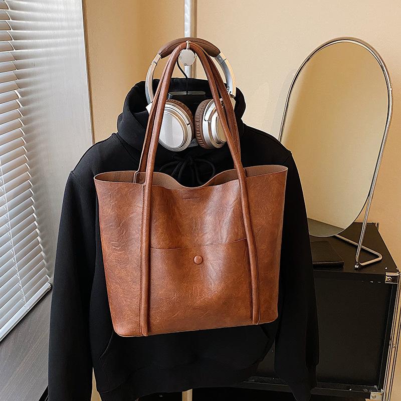 Premium sense retro bag women's autumn and winter 2025 popular texture versatile shoulder bag large capacity tote big bag