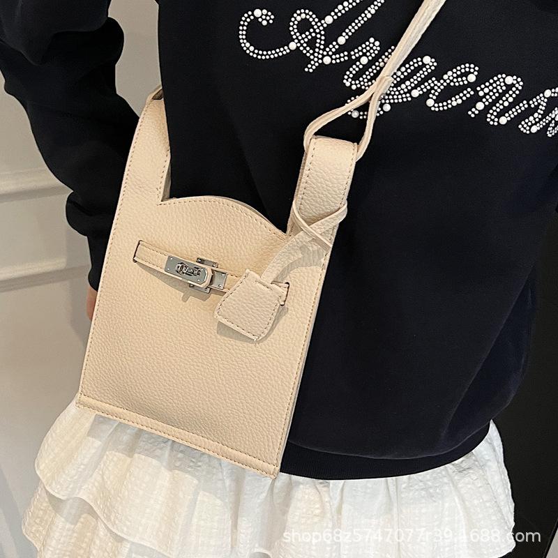 Fashion Trend Texture Retro Vegetable Basket Bag Women's 2025 Spring New Casual Foreign Style Women's Shoulder Crossbody Bag