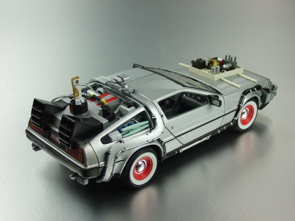 Willie BACK TO THE FUTURE III DeLorean 1/24 (Finished Model)