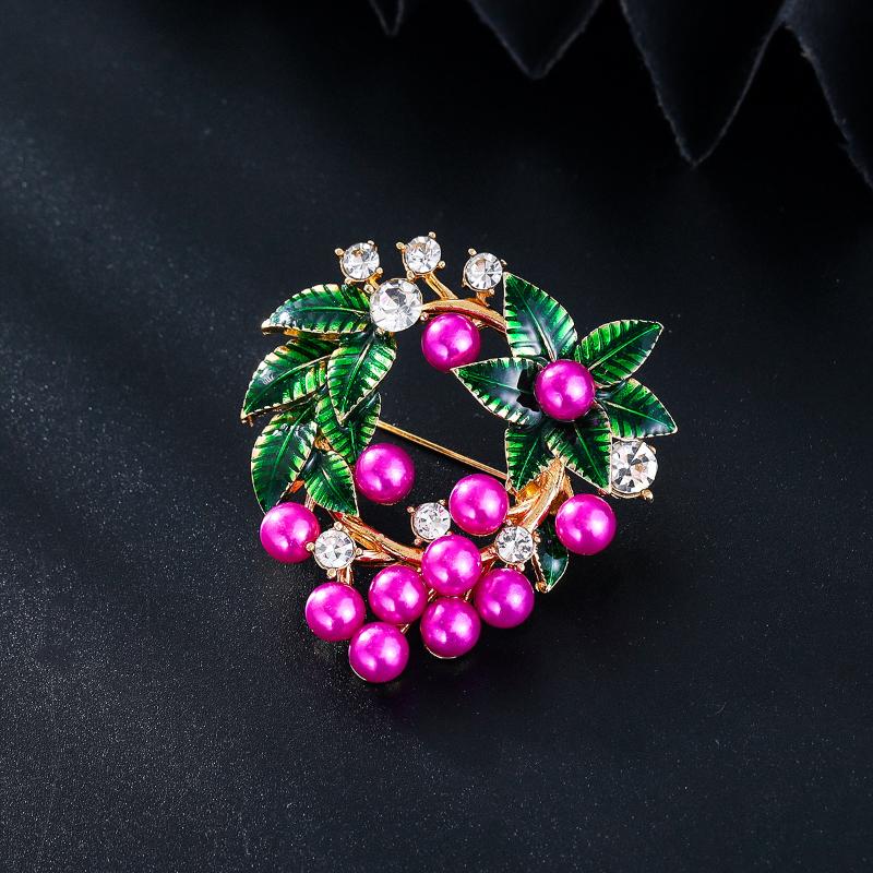 Creative Zircon Leaves Berry Wreath Brooch Chest Buckle DIY Dress Suit Scarf Decoration Gift ярко-розовый
