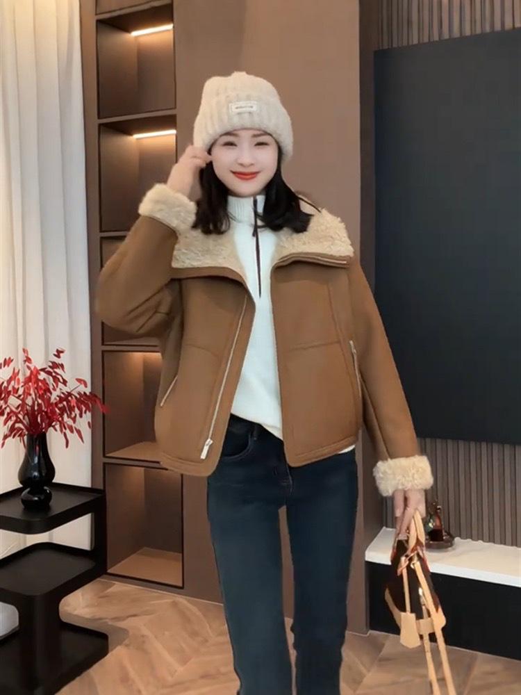 Women's 2024 Winter Lamb Wool Lapel Fur Coat