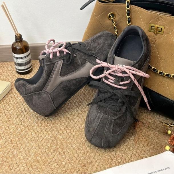 Vintage Women's Casual Flats 2026 Autumn New Outdoor Non Slip Lightweight Sneakers Comfortable Fashion Cross Tied Cotton Shoes