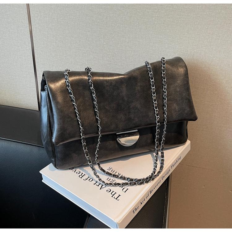 2025 New Retro Simple Large-capacity Underarm Tote Bag Female Bag Sen Cute Autumn Trendy Chain Shoulder Messenger Bag