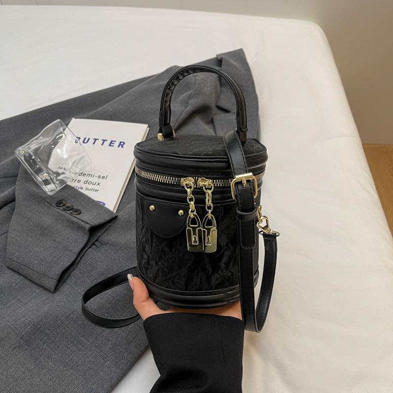 

Новая модная маленькая женская сумка 2025 весна и лето ретро универсальная нишевая сумка-мессенджер текстура ромб портативная сумка-ведро