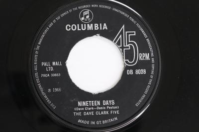7 collu plate DAVE CLARK FIVE - Nineteen Days DB8028 COLUMBIA 1966 UK Roks Lietota