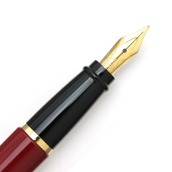 Aurora Ypsilon Fountain Pen Bordeaux