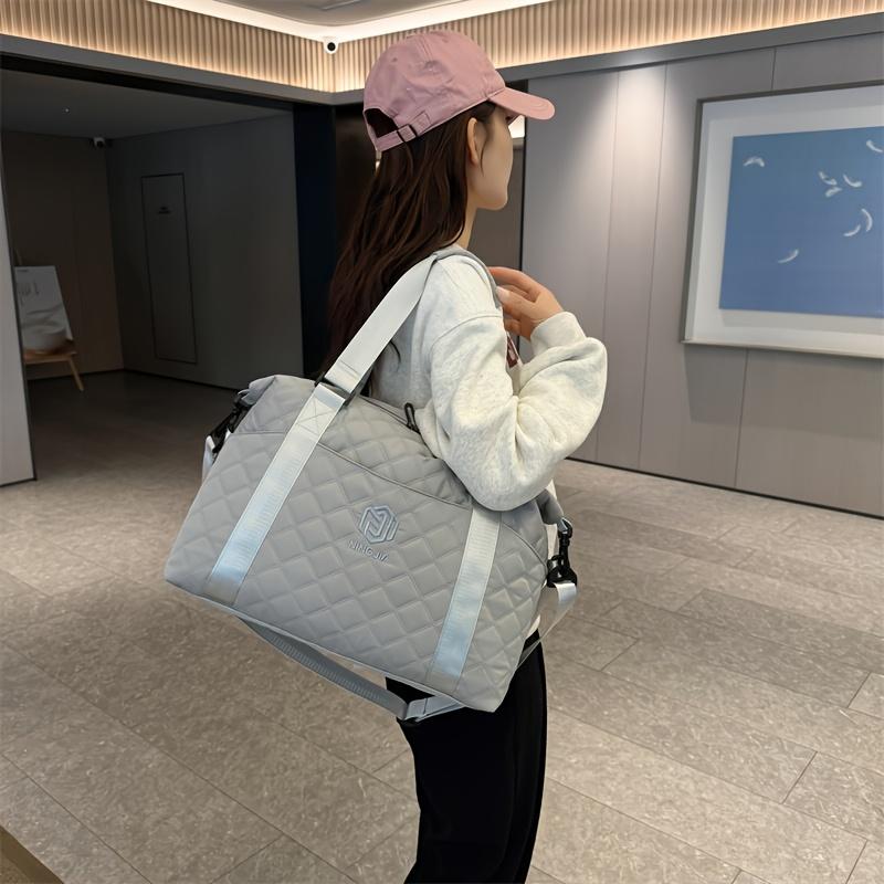 Universal large capacity travel bag for men and women, can be held and cross-body, suitable for travel, gym, storage and separation of wet and dry