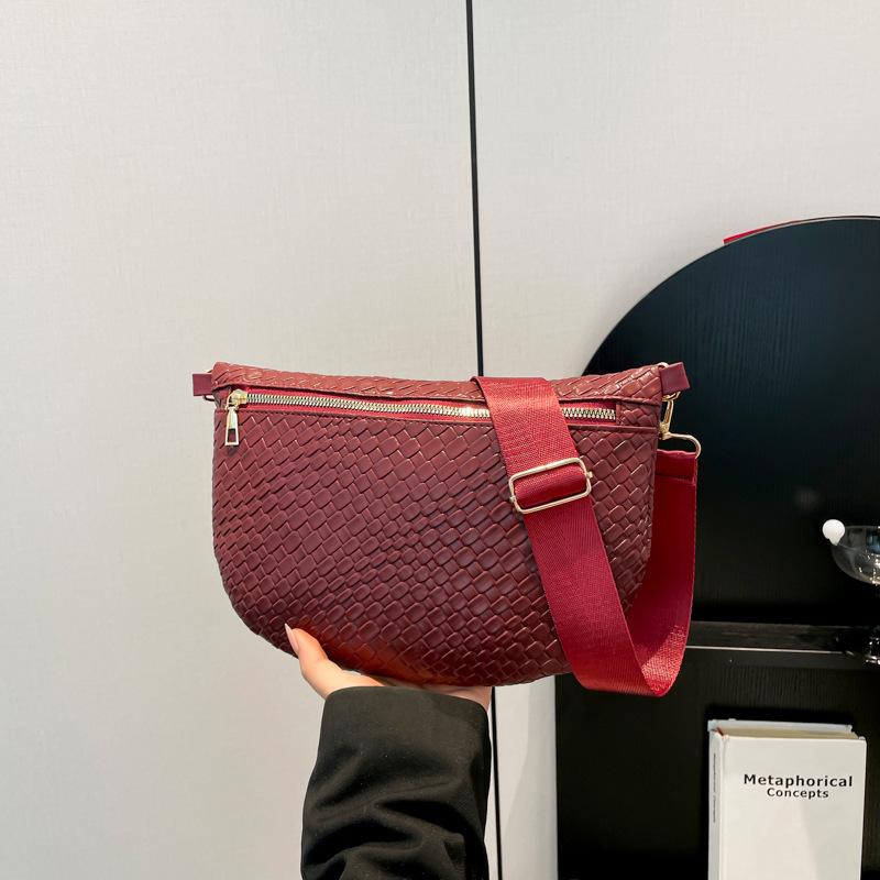 Trend retro niche design women's bag summer new popular temperament shoulder crossbody breast bag fashion versatile