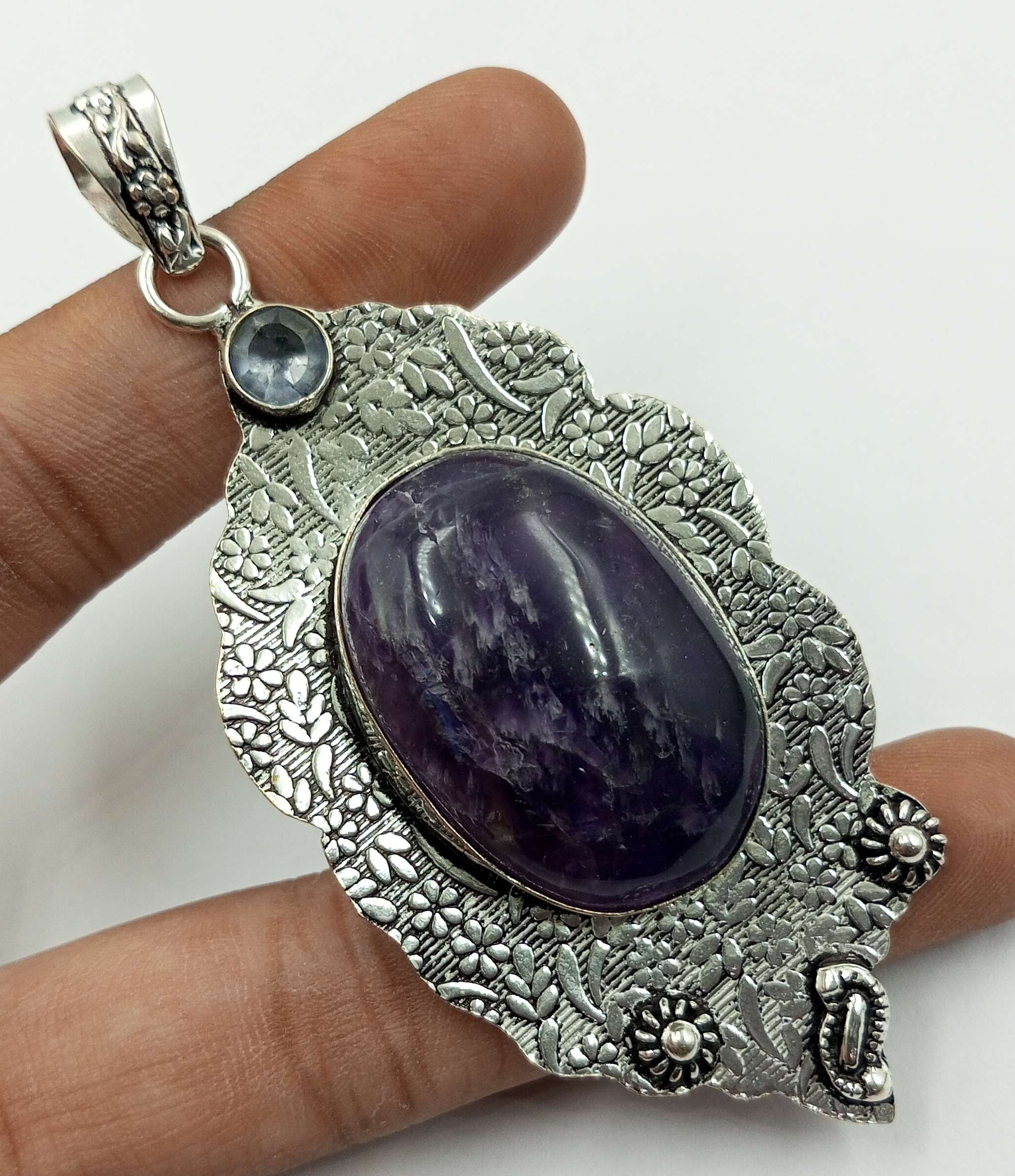 

Аметистовый драгоценный камень 925 пробы с серебряным покрытием женский одаренный кулон UUOL-P38