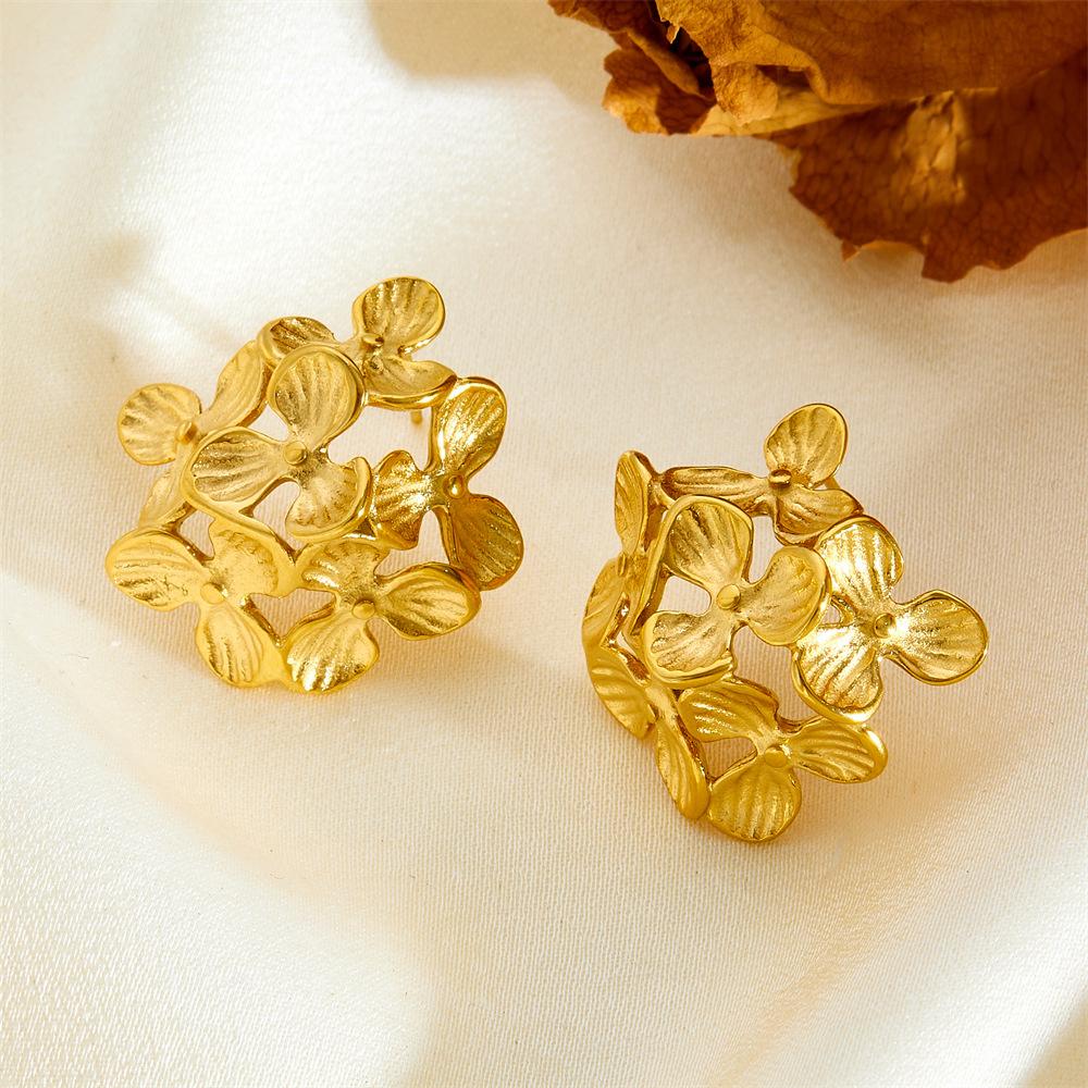 Light Luxury Simple Stainless Steel Earrings Retro Niche Metal Flower Earrings Light Luxury High-end Stud Earrings