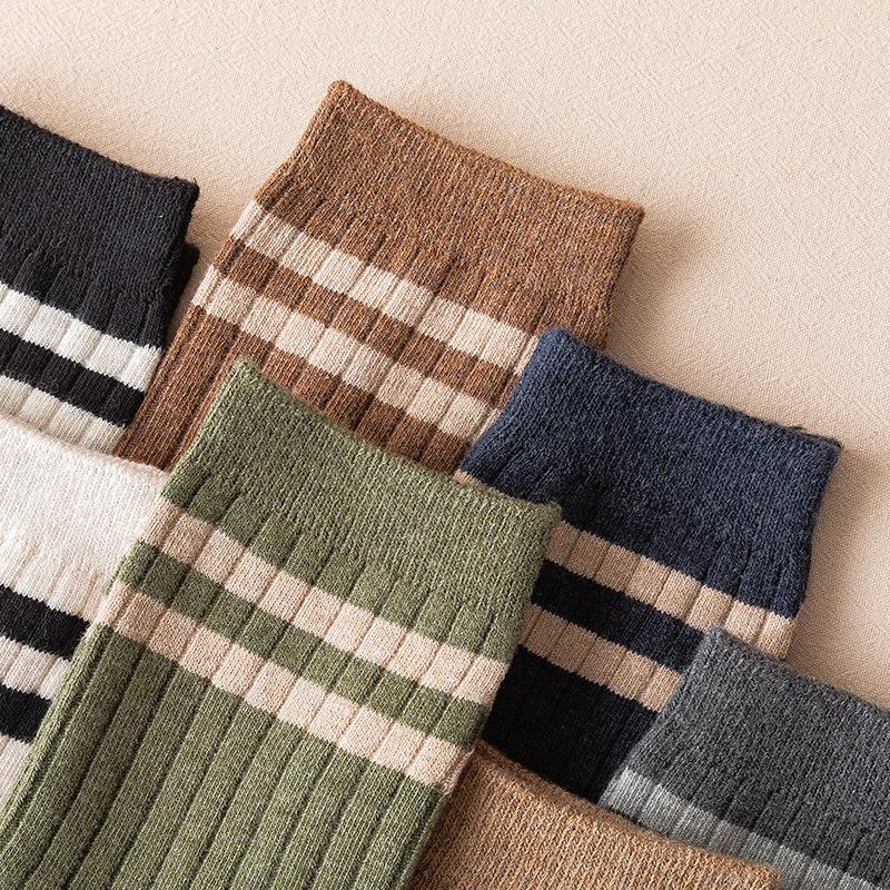 Pánské jarní a podzimní ponožky střední délky, klasické sportovní podkolenky se dvěma pruhy, odvádějící pot a prodyšné, všestranné bavlněné ponožky